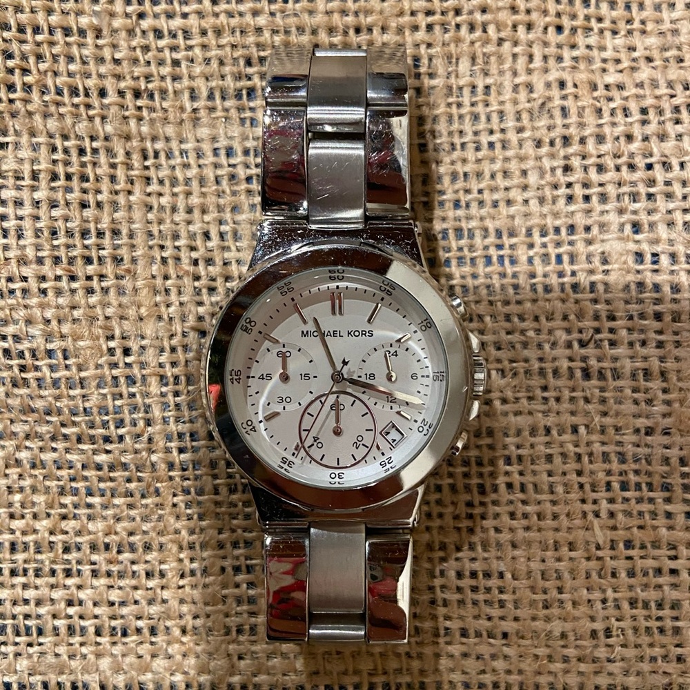 Michael Kors Silver Stainless Steel chronograph Watch MK5221